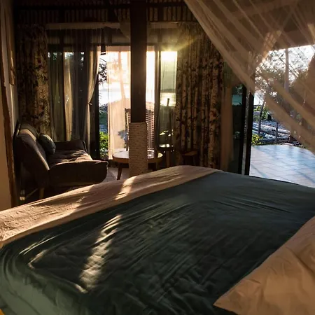 Greenhouse Ecolodge Pulau Mantani Bagian luar foto