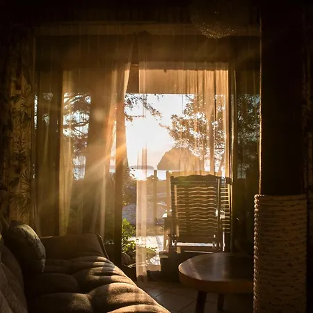 Greenhouse Ecolodge Pulau Mantani Bagian luar foto